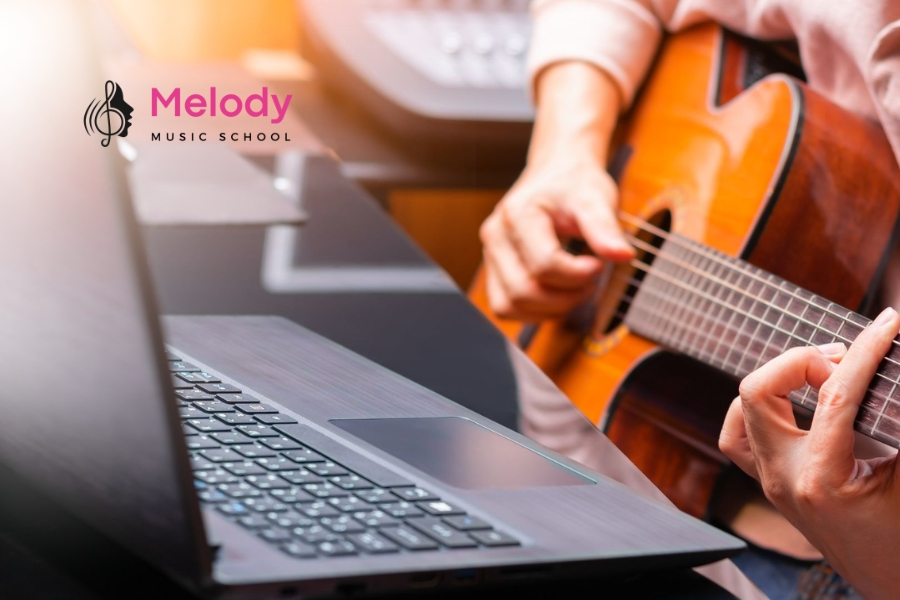 Địa Điểm Học Đàn Guitar Bình Tân Uy Tín Chất Lượng 2 Đàn guitar là nhạc cụ phổ biến với nhiều loại phù hợp từng mục đích sử dụng