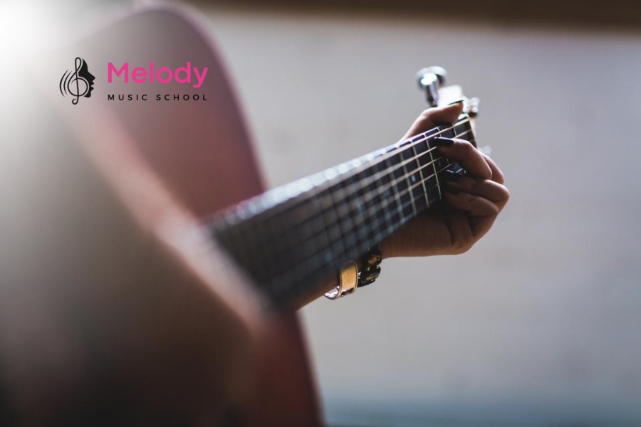 Địa Điểm Học Đàn Guitar Quận 10 Uy Tín Chất Lượng 2 Đàn guitar là nhạc cụ phổ biến, đa dạng âm thanh và phù hợp nhiều thể loại nhạc