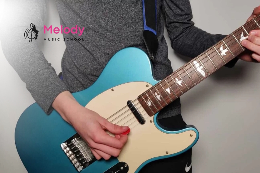 Địa Điểm Học Đàn Guitar Quận 3 Uy Tín Chất Lượng 2 Đàn guitar là nhạc cụ phổ biến với âm thanh giàu cảm xúc và nhiều lựa chọn phù hợp tại Melody