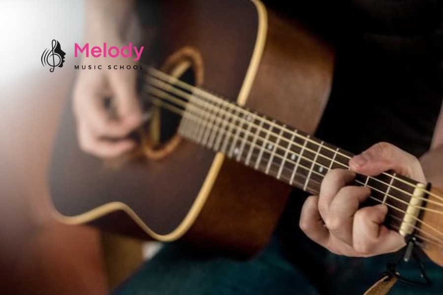 Địa Điểm Học Đàn Guitar Quận Nam Từ Liêm Uy Tín Chất Lượng 2 Đàn guitar là nhạc cụ phổ biến với âm thanh đa dạng, giúp biểu đạt cảm xúc hiệu quả