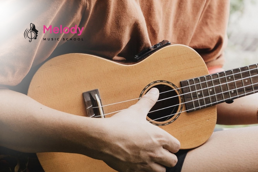 Lớp Học Đàn Ukulele Quận Tân Bình-Bình Tân-Phú Nhuận 9 Đàn ukulele là nhạc cụ dễ chơi, phù hợp cho người mới bắt đầu học nhạc