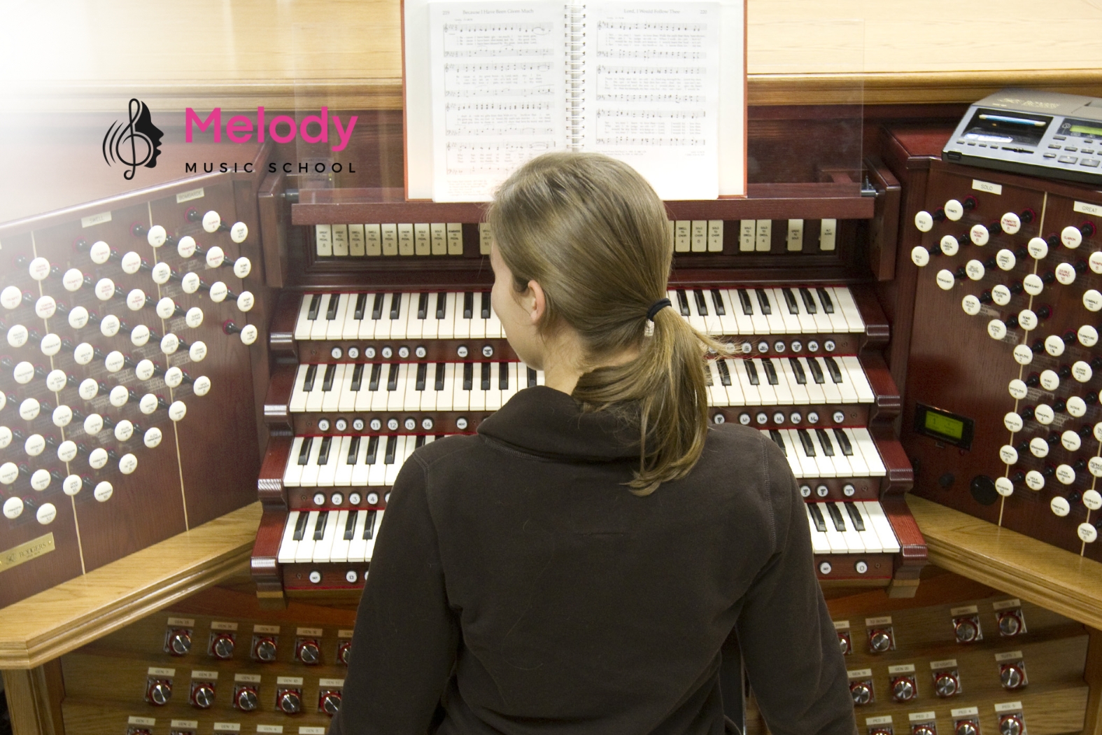 Lớp Học Đàn Organ Quận Tân Bình-Bình Tân-Phú Nhuận 14 Khóa học organ tại Melody phù hợp cho mọi lứa tuổi và trình độ yêu nhạc