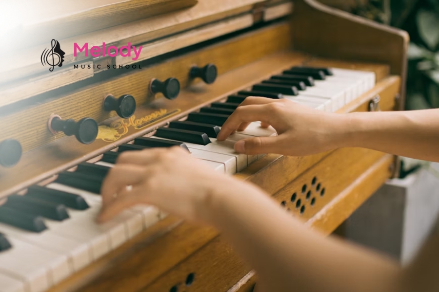 Địa Điểm Học Đàn Piano Tại Quận 5 Uy Tín Chất Lượng 12 Học piano tại Melody quận 5 giúp phát triển kỹ năng toàn diện trong môi trường thân thiện