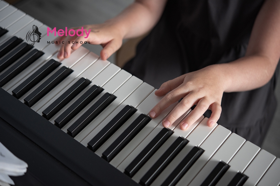 Địa Điểm Học Đàn Piano Quận Phú Nhuận Uy Tín Chất Lượng 10 Chơi piano giúp phát triển trí tuệ, cảm xúc, kỹ năng xã hội và sức khỏe tinh thần