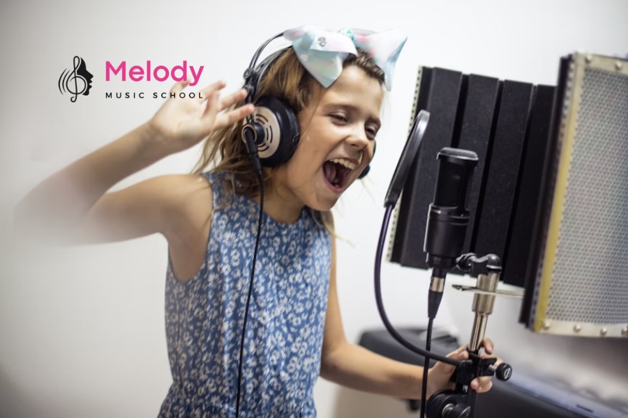 Lớp Học Thanh Nhạc Quận Tân Bình, Bình Tân, Phú Nhuận 7 Khóa thanh nhạc tại Melody phù hợp cho mọi lứa tuổi và mọi đối tượng yêu ca hát
