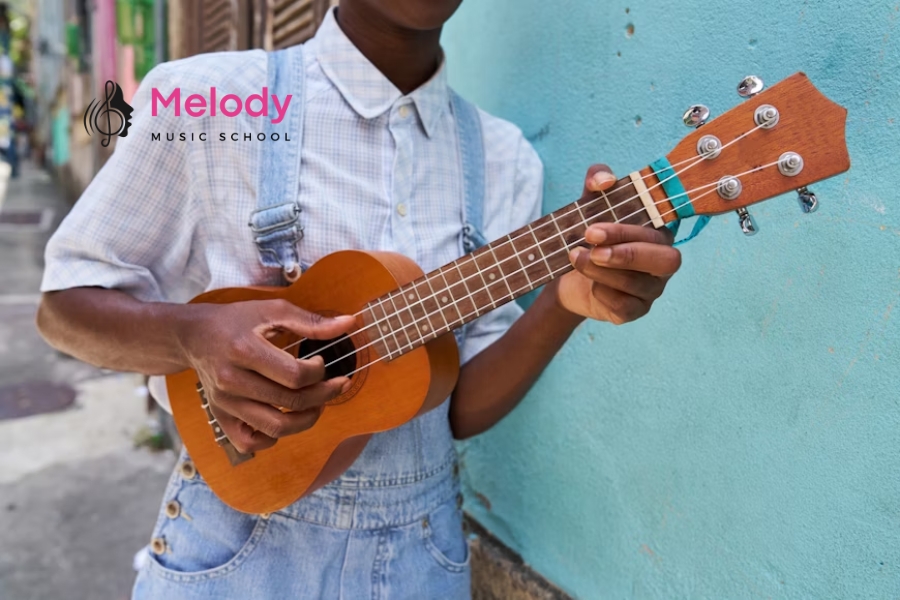 Lớp Học Đàn Ukulele Ba Đình, Hoàn Kiếm, Hai Bà Trưng 10 Chơi ukulele giúp phát triển âm nhạc, giảm stress và tăng sự tự tin xã hội