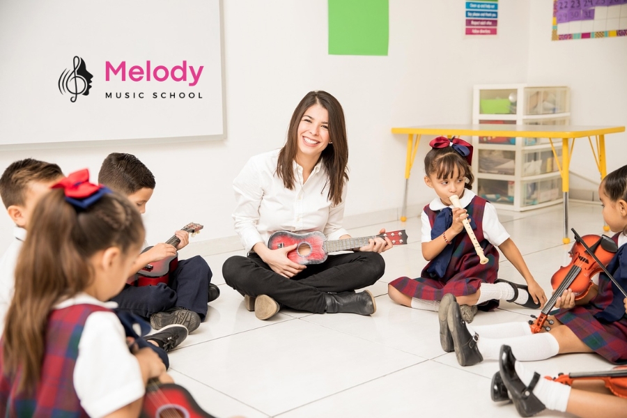 Lớp Học Đàn Ukulele Bắc Từ Liêm, Nam Từ Liêm, Hà Đông 12 Học ukulele tại Melody Từ Liêm và Hà Đông mang lại chương trình chuẩn, giảng viên giỏi và cơ hội biểu diễn