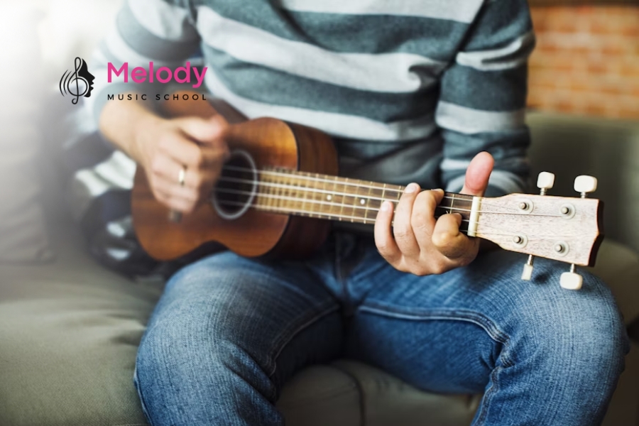 Lớp Học Đàn Ukulele Thanh Xuân, Hoàng Mai, Long Biên 10 Chơi ukulele giúp phát triển âm nhạc, tăng tập trung, giảm stress và tự tin hơn