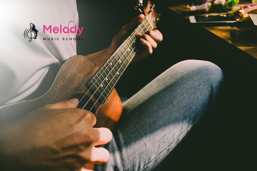 Lớp Học Đàn Ukulele Thanh Xuân, Hoàng Mai, Long Biên 12 Học ukulele tại Melody Thanh Xuân, Hoàng Mai, Long Biên giúp phát triển kỹ năng âm nhạc toàn diện