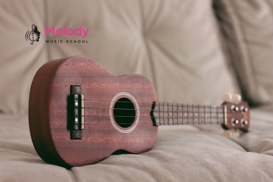 Địa Điểm Học Đàn Ukulele Thủ Đức, Nhà Bè, Bình Chánh 9 Ukulele là nhạc cụ dây Hawaii có âm thanh trong trẻo và dễ chơi cho mọi lứa tuổi