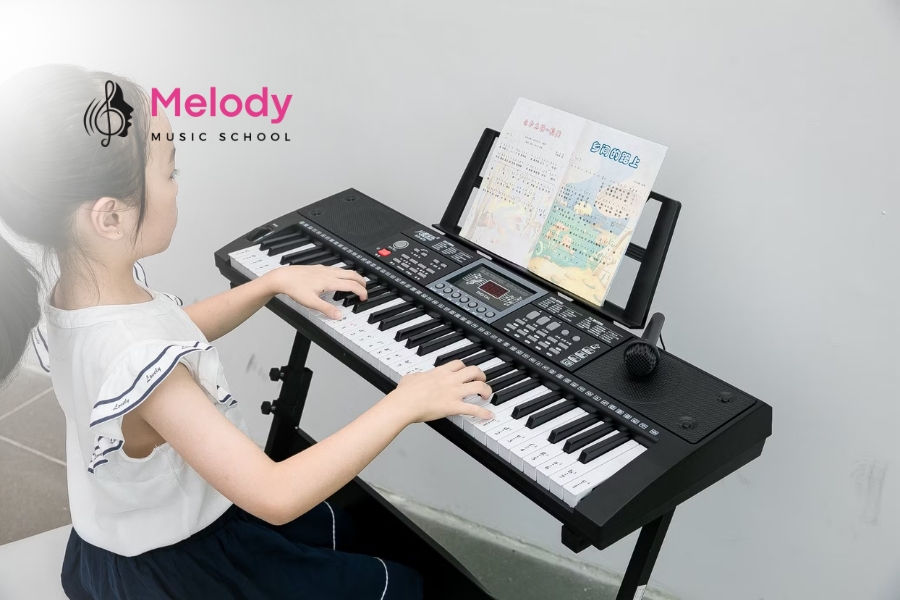 Cách Chọn Đàn Organ Cho Người Mới Bắt Đầu 3 Tự học organ hiệu quả cần chọn đàn phù hợp, luyện tập đều và dùng tài liệu chất lượng