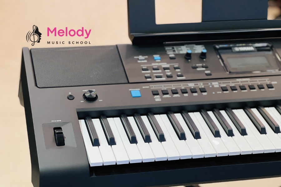 Cách Chọn Đàn Organ Cho Người Mới Bắt Đầu 4 Đàn organ Yamaha PSR-E series bền, âm thanh tốt, phù hợp cho người mới bắt đầu