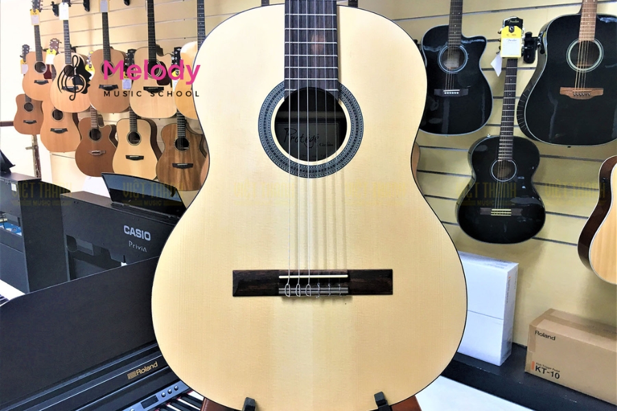 Bí Quyết Chọn Guitar Phù Hợp Cho Người Tay Nhỏ 17 Cordoba C1M 3/4 là guitar cổ điển lý tưởng cho người tay nhỏ học dây nylon