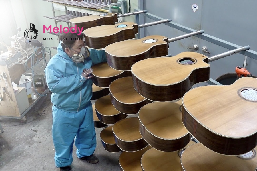 Đàn Guitar Taylor Sản Xuất Ở Đâu? Thông Tin Cần Biết 9 Đàn Guitar Taylor được sản xuất tại El Cajon, California (Mỹ) và Tecate, Mexico