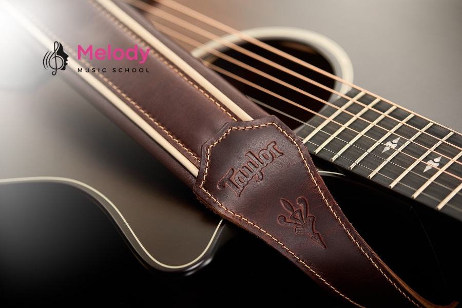 Đàn Guitar Taylor Sản Xuất Ở Đâu? Thông Tin Cần Biết 10 Xác định nguồn gốc đàn Guitar Taylor qua dòng sản phẩm và số sê-ri