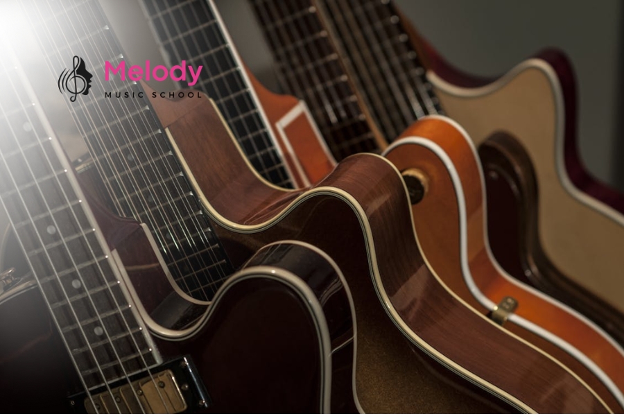 Đàn Guitar Taylor Sản Xuất Ở Đâu? Thông Tin Cần Biết 13 Học viên Nhạc Viện Melody ưa chuộng Taylor Academy, GS-Mini, 200, 300 và 400 Series