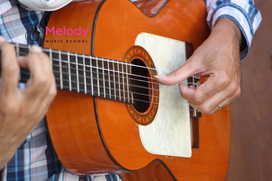 Guitar Classic Hãng Nào Tốt? Top Thương Hiệu Nên Mua 8 Cordoba là thương hiệu guitar classic nổi tiếng với âm sắc Tây Ban Nha truyền thống