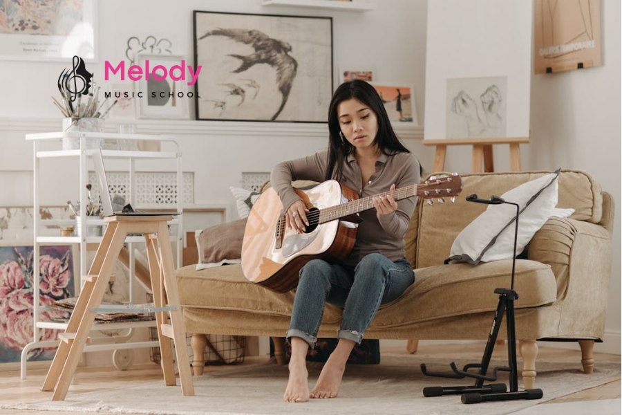 Guitar Classic Hãng Nào Tốt? Top Thương Hiệu Nên Mua 12 Hãy kiểm tra âm, cần đàn, action, hình thức và chính sách bảo hành khi mua
