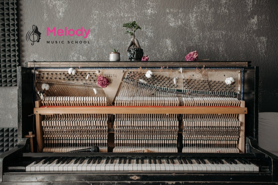 Kinh Nghiệm Mua Piano Cũ Cho Người Mới (A-Z) 10 Mua đàn piano cũ cần lưu ý thương hiệu, tuổi đàn và giá hợp lý