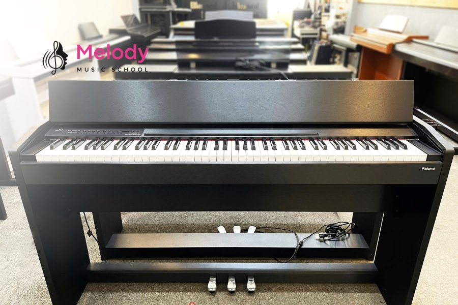 Nên Mua Piano Điện Hãng Nào? Kinh Nghiệm Chọn 12 Đàn piano điện Roland nổi bật với âm thanh sống động và bàn phím chạm chân thực