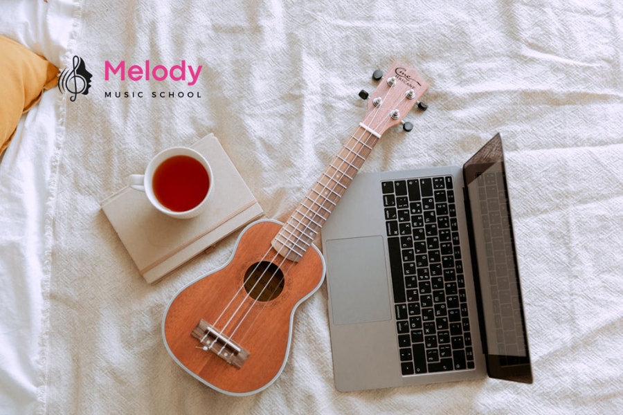 Phân Biệt Loại Ukulele &Amp; Cách Chọn Phù Hợp 6 Đàn Ukulele là nhạc cụ dây nhỏ gọn với âm thanh vui tươi, bắt nguồn từ Hawaii
