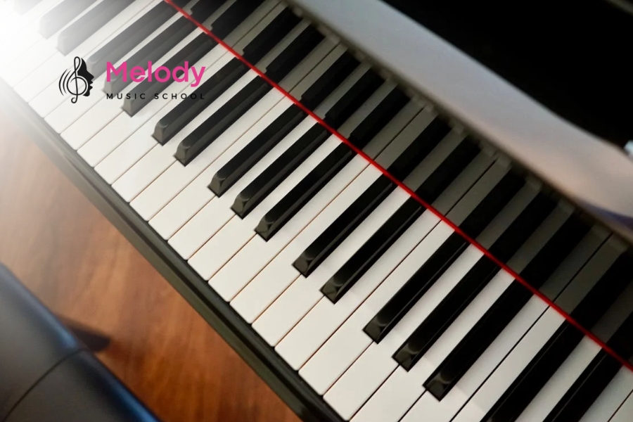 Piano Giá Bao Nhiêu? Bảng Giá &Amp; Tư Vấn 2025 17 Upright piano giá từ 150 triệu, grand từ 300 triệu, piano điện từ 10–80 triệu tùy dòng