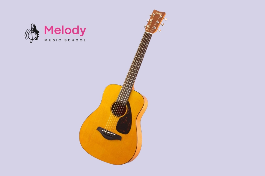 Top 5+ Guitar Acoustic Mini Du Lịch Đáng Mua Nhất 11 Yamaha JR2 nhỏ gọn, bền, âm trầm ấm, lý tưởng cho trẻ em và mang đi xa