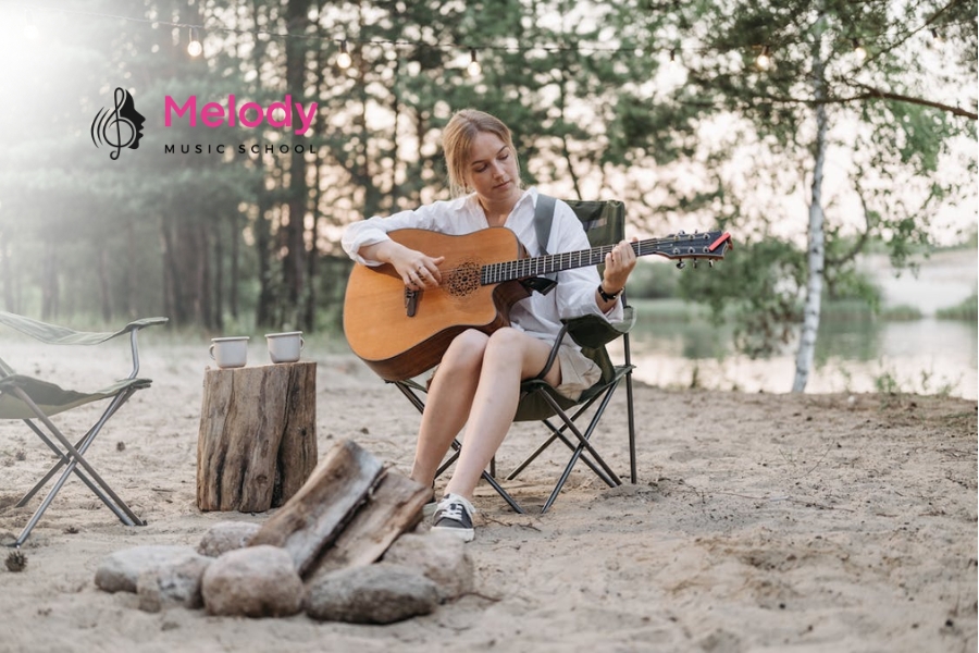Top 5+ Guitar Acoustic Mini Du Lịch Đáng Mua Nhất 15 Guitar du lịch nhỏ gọn, dễ mang theo, giá rẻ nhưng âm thanh yếu và khó biểu diễn