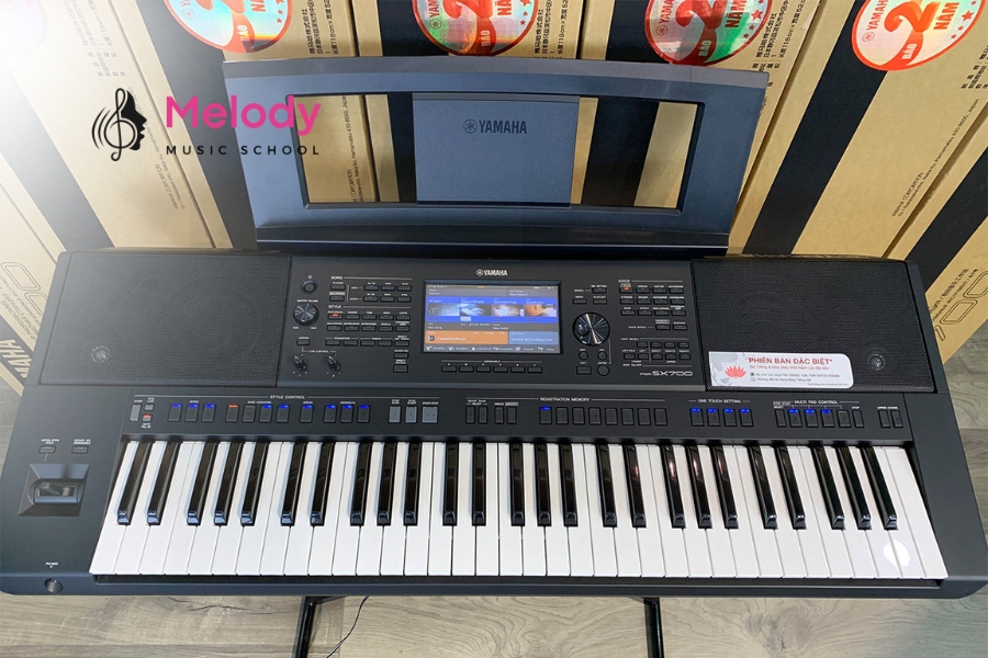 Top Organ Yamaha Đám Cưới Tốt Nhất 2025 10 Yamaha PSR-SX700 là đàn organ bán chuyên cân bằng giữa giá thành và hiệu năng biểu diễn