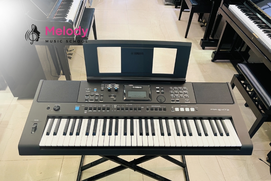 Top Organ Yamaha Đám Cưới Tốt Nhất 2025 12 Yamaha PSR-E là dòng organ phù hợp cho học tập và show nhỏ với âm thanh ổn định
