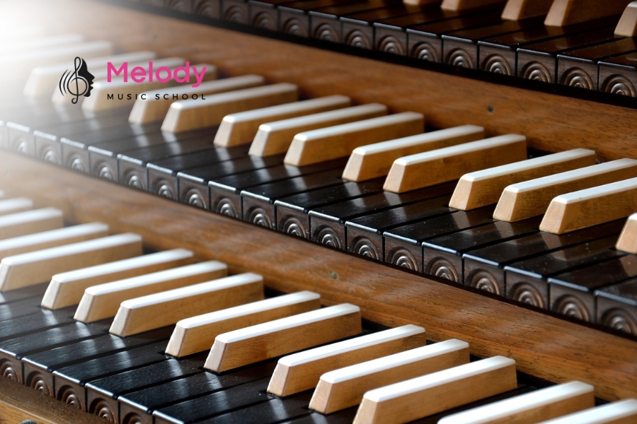 Top Organ Yamaha Đám Cưới Tốt Nhất 2025 14 Chọn mua đàn organ Yamaha cần kiểm tra kỹ chất lượng, nguồn gốc và tính năng khi thử đàn