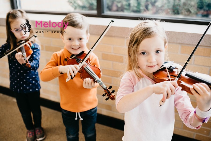 Tuổi Vàng Cho Trẻ Học Violin? Giải Đáp Ngay 12 Nhạc Viện Melody là địa chỉ dạy violin uy tín giúp trẻ phát triển toàn diện