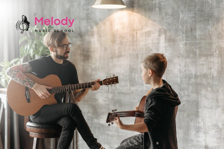 Nhạc Viện Melody cung cấp các khóa học đàn guitar từ cơ bản đến nâng cao, đáp ứng mọi sở thích