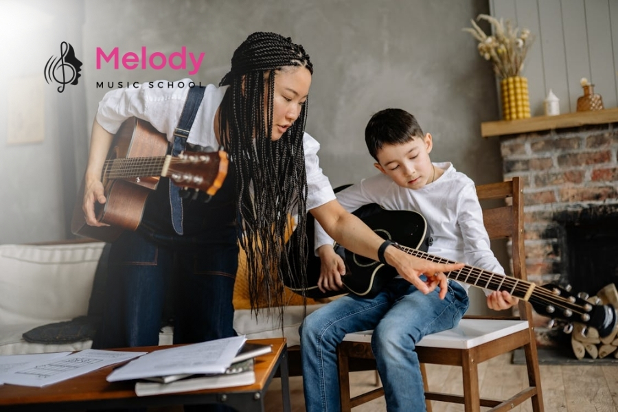 Nhạc Viện Melody cung cấp khóa học guitar chất lượng với phương pháp hiện đại